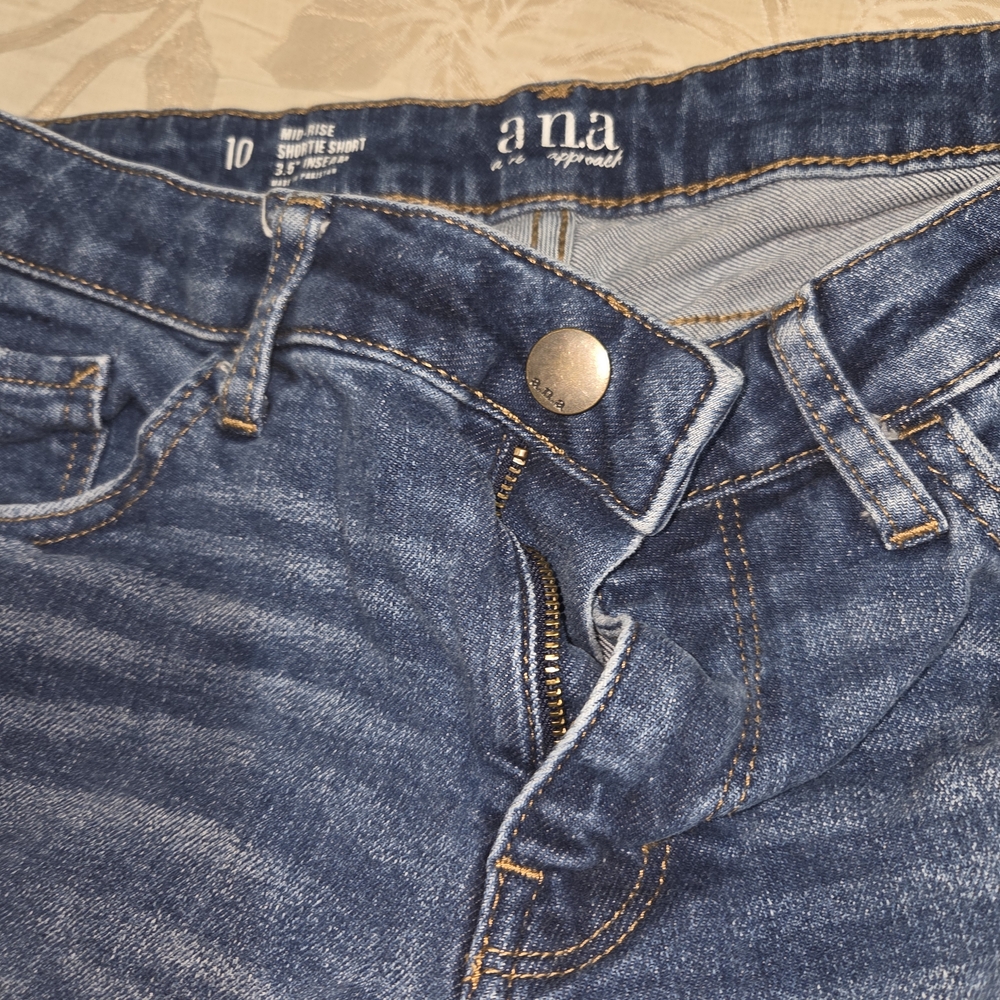 a.n.a High Rise Denim Shorts Size 10